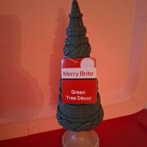 Christmas Tree with Weaved Design